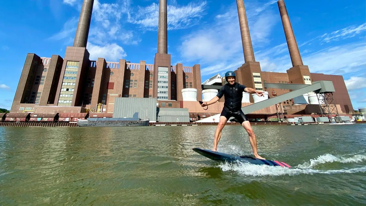 Aerofoils, invitado en la Autostadt: vuelos en eFoil en Wolfsburg